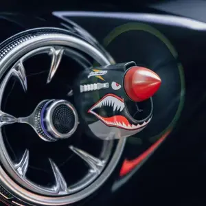 【Buy one get one  】P-40 Warhawk perfume-style car air freshener, clip-on vent installation, men’s car accessory, stylish interior decor, long-lasting fragrance, odor removal, enjoy driving pleasure, 2026 new model