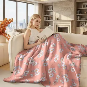 1pcs Daisy Pattern Milk Fleece Blanket, All- Season Use| Suitable For Various Occasions| Sofa, Bed, Office, Travel, Pets, Etc. Warm And Comfortable| Soft And Skin- Friendly, Multiple Sizes Available, 2D Printing