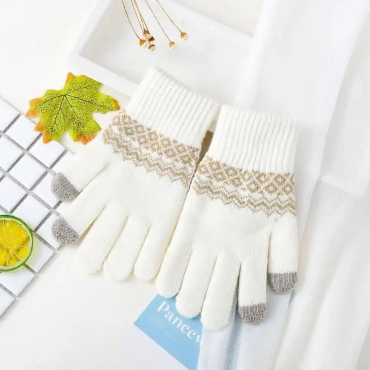 Winter Touchscreen Gloves for Men and Women, Warm Jacquard Knit Stretchy Gloves with Soft Cozy Material, Touchscreen Glove, Soft Material