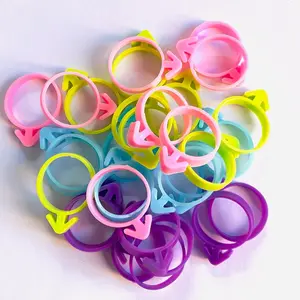 40 count Pastry Bag Ties,  Icing Bag Ties,  Piping Bag Ties Decoration Bag Cake and Pastry Supplies Clips, Includes 4 Color. Suitable for Cupcakes Cookies and Pastry Seal