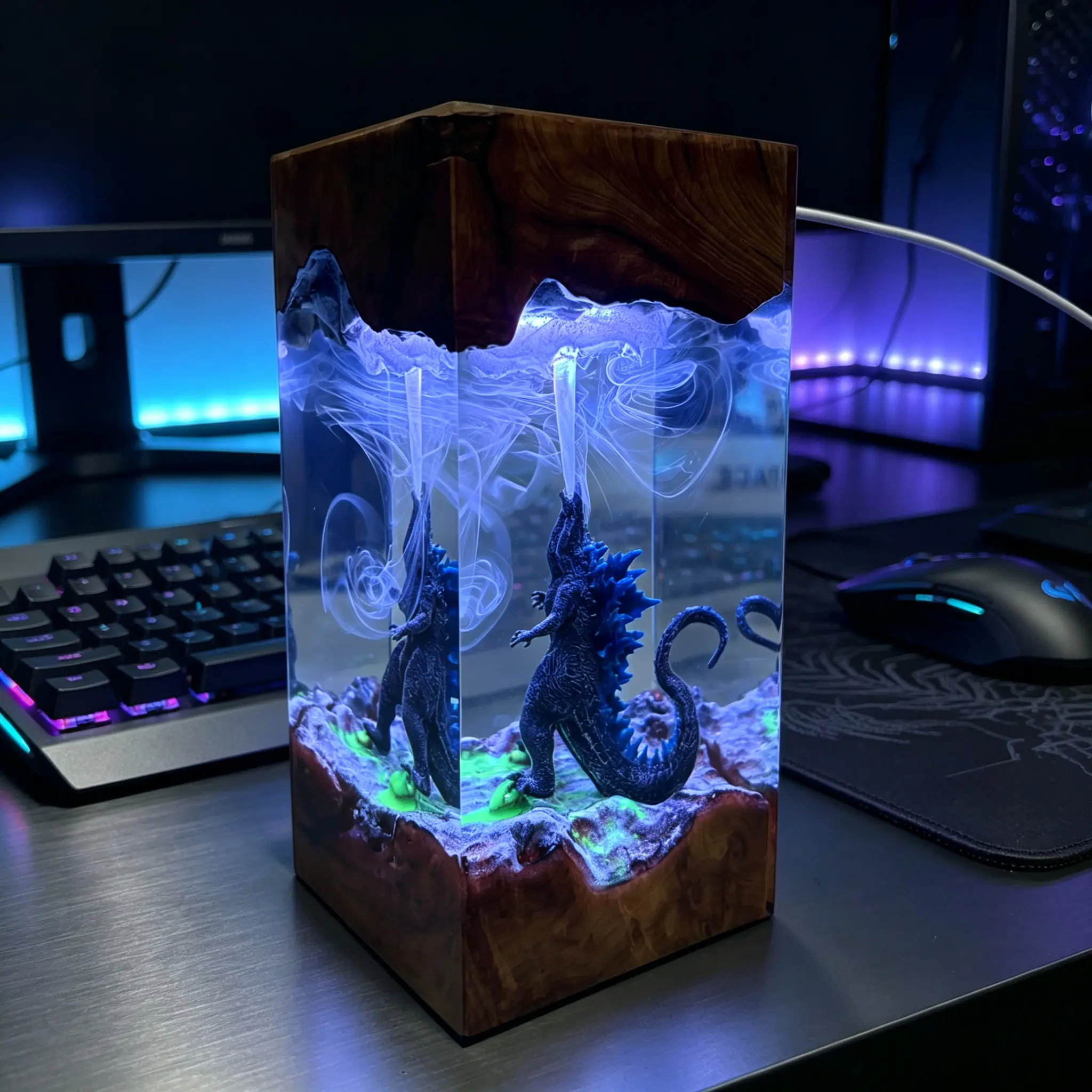 Godzilla Atomic Breath Glowing Resin Lamp, Handmade Clear Epoxy Resin LED Night Light, Cool Gaming Room Atmosphere Glow Effect Ornament, Monster Movie Themed Desktop Decoration, Unique Gift for Birthday Festivals, Bedroom Bedside Decorative Lights
