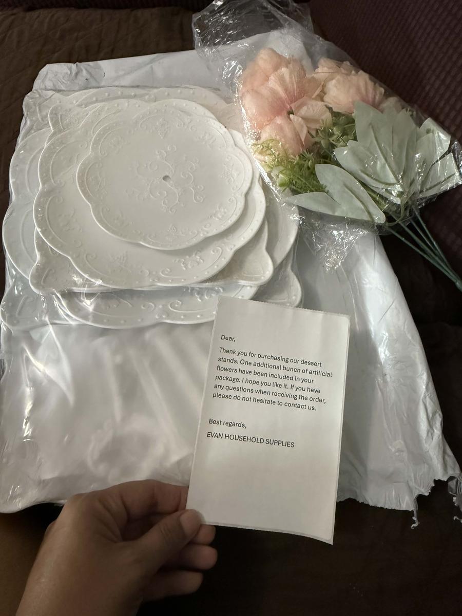 Item: 6Pcs Cupcake Stand White Plastic Cake Stand Desser