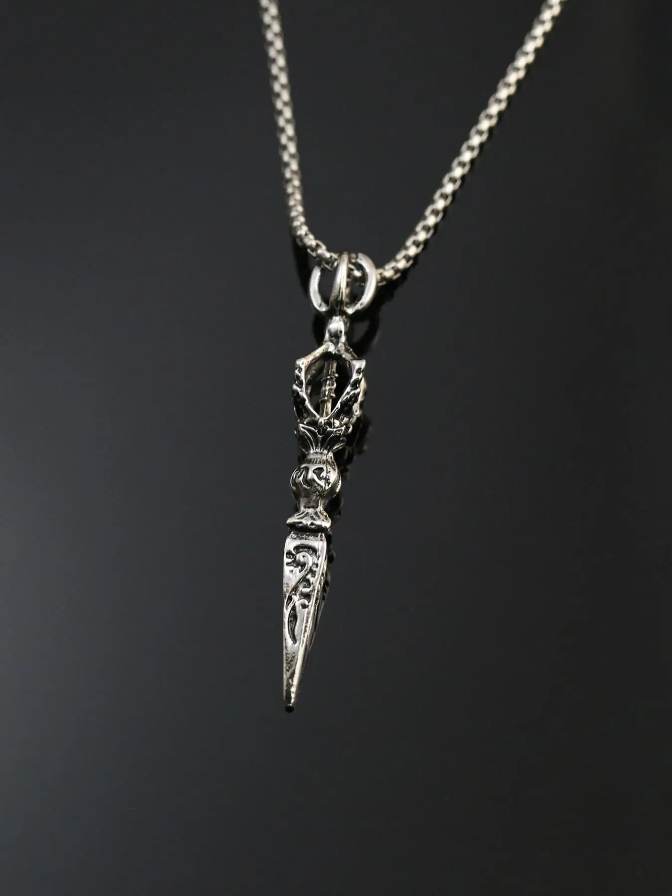 Vintage Hollow Out Design Pendant Necklace for Men & Women, Punk Jewelry for Party, Trendy Necklace for Daily Wear, without Box