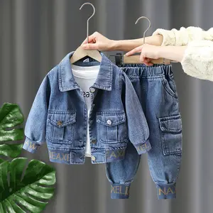 Boys' denim suit is a fashionable two-piece set in Korean style, suitable both boys and girls, paired with a stylish jacket, comfortable to wear