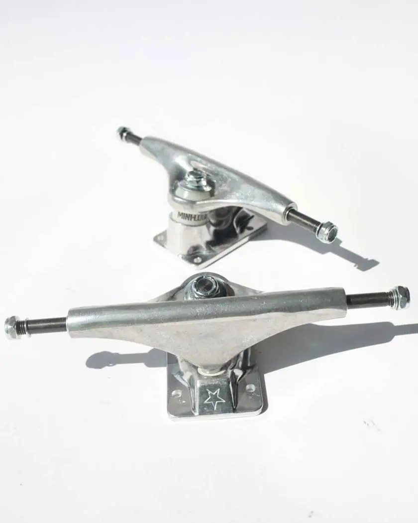 Mini Logo Skateboard Trucks, High Rebound, Mid Height
