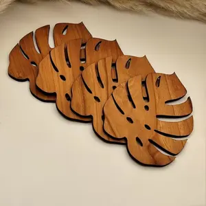 4 Piece Wooden Cup Mats, Handmade Heat Resistant Table Mats, Natural Wood Grain Decor, Practical Gift, Unique Dining Setup