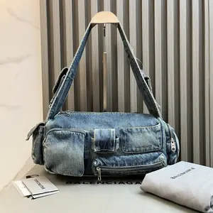 Pre-owned Balenciaga Leather Shoulder Bags 7.8'' R13969 Shoulder Bag C6845658762 0113 T1 Chloe