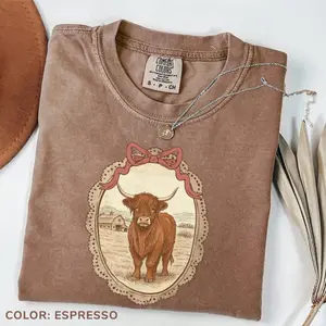 Comfort Colors Vintage Farmhouse Highland Cow T-Shirt, Grandma Core Shirt, Coquette Cottage Core Oval Frame Thrifted Tee, Homestead Mama Tshirt