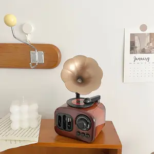 Vintage Music Box Gramophone Decorative Table Piece, Decorative Accent, Creative Retro Decor for Living Room and Entrance, Unique Nostalgic Gift Item, Home Aesthetics