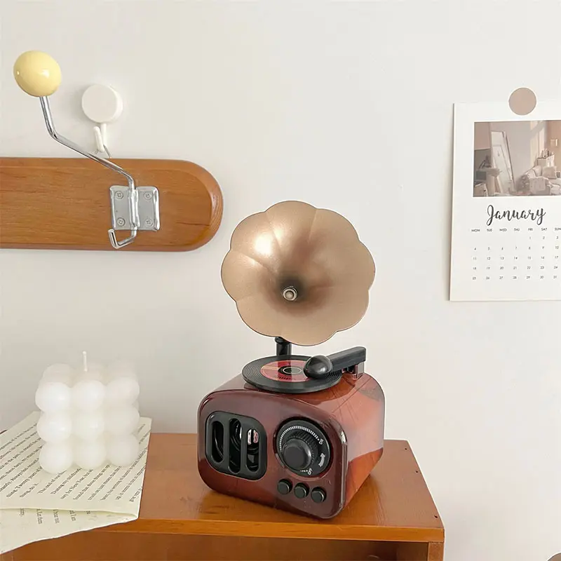 Vintage Music Box Gramophone Decorative Table Piece, Classic Design, Artisan Craftsmanship, Decorative Accent, Ornaments, Creative Retro Decor for Living Room and Entrance, Unique Nostalgic Gift Item, Home Aesthetics, Memories