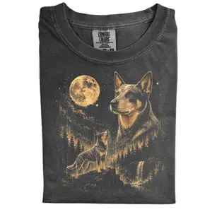 Australian Cattle Dog Howling to the Moon T-shirt, Vintage 90s Blue Heeler Vibe Tee, Unisex Fit Design, Casual Streetwear, Gift for Dog Lovers