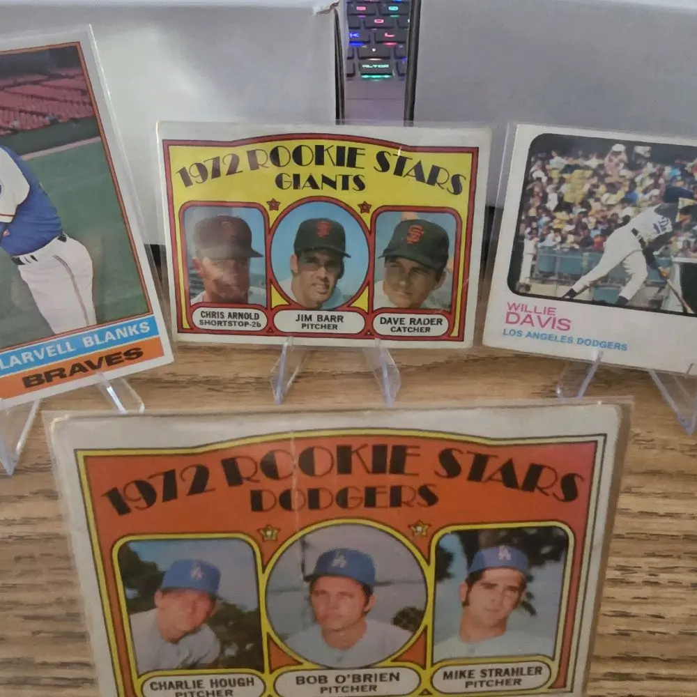 Topps 1972 Rookie Stars Sports Cards Featuring Giants and Dodgers Teams with Notable Players Like Chris Arnold and Mike Strahler