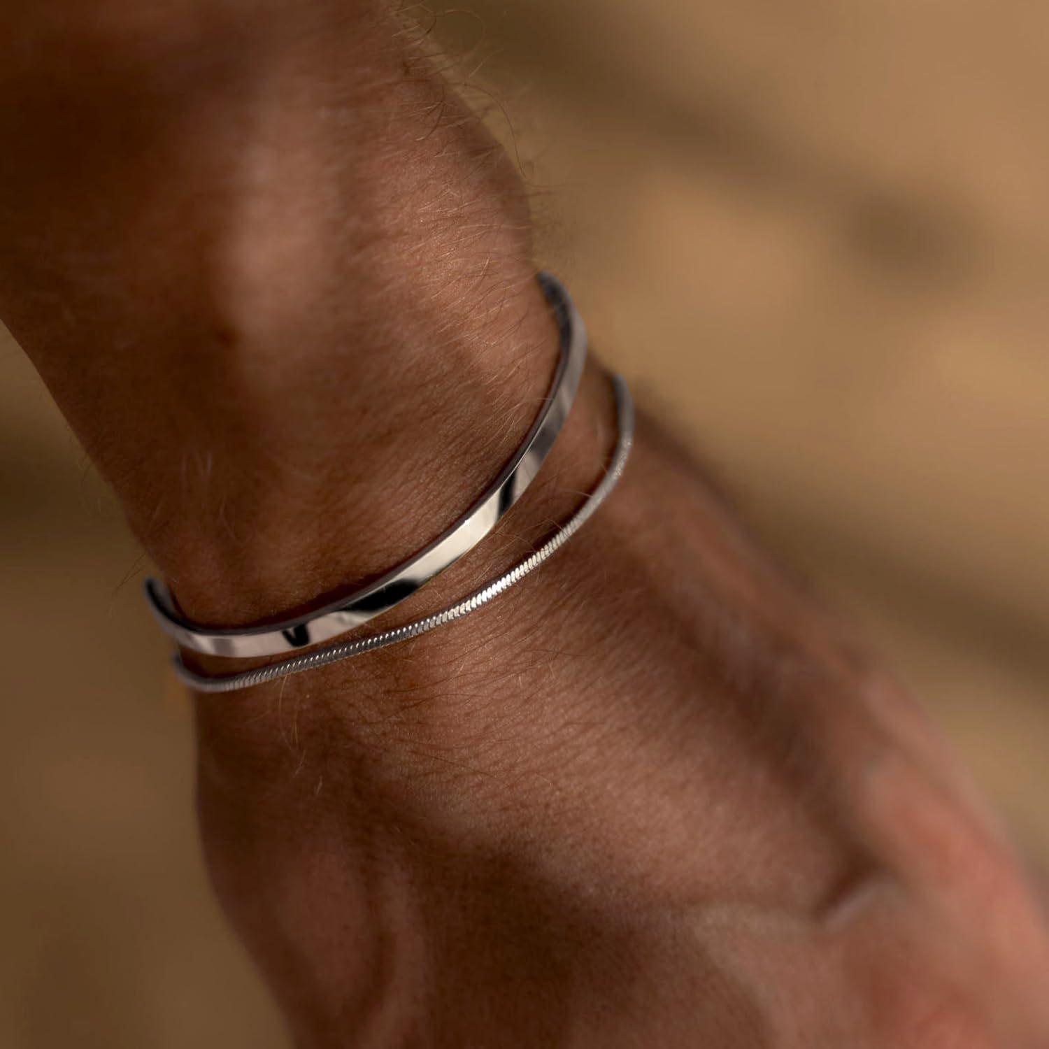 2pcs Silvery Smooth Bangle And Snake Chain Bracelet Set, Minimalist Dual Style for Stacking, Understated Perfect Gift for Men Father Son Boyfriend