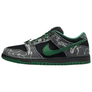 Nike Dunk SB Low Unisex Skateboarding Shoes Black Green There Skateboards x Nike Collaboration Low-Top Skate Shoes with Zoom Air Technology