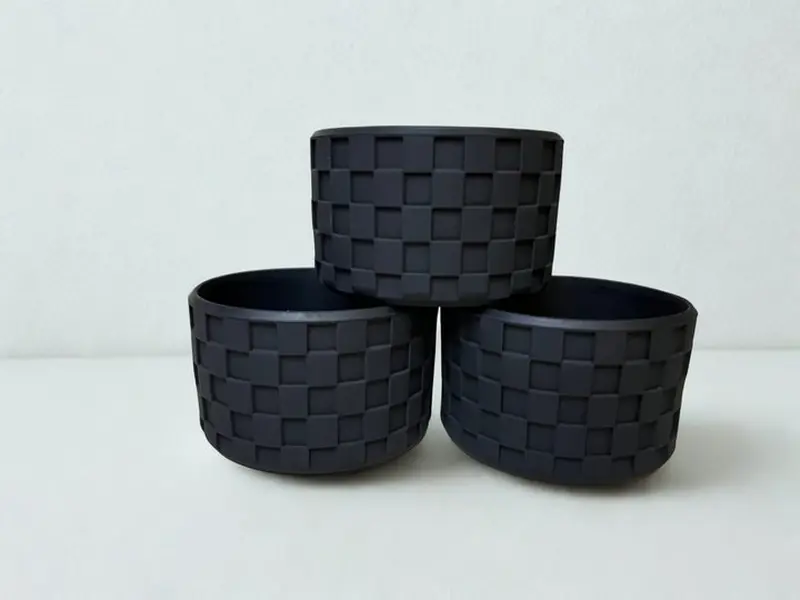 Checkered tumbler boot  Drinkware Silicone