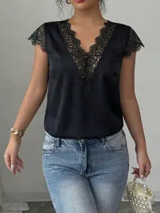 Lace Patchwork V-Neck Short Sleeve Women's T-Shirt, Casual Fashion Versatile Top, Stylish Ladies' Clothing, Perfect for Everyday Wear