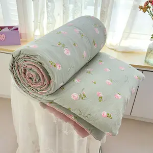 1pcs green rose garden print thin quilt, small floral pattern, ultra-soft and skin-friendly, suitable for sofas, bedrooms, and offices as the perfect bedding decoration, Soft Quilts Bedspreads