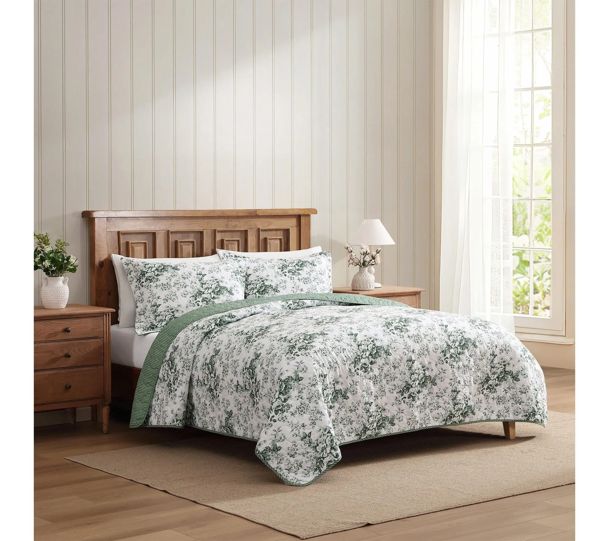 Laura Ashley Toile Delight Deep Green/White Cotton Queen Quilt