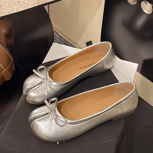 Women's Barefoot Tabi Studio Flats - Ultra-Lightweight Yoga & Pilates Shoes, Split-Toe Design for Balance & Stability, Soft Vegan Leather Travel Flats