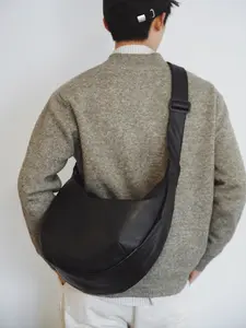 Unisex Soft Leather Messenger Bag, Portable Lightweight Sling, Large Capacity Casual Commuter Fashion, Simple Style for Men & Women, Ideal for Motorcycle Riding, Portable Shoulder Bag