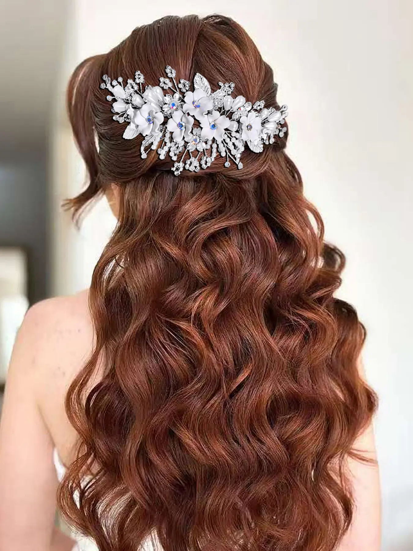 Shiny Elegant Bridal Headband with Soft Clay Flower Decoration, Artificial Pearls, Perfect for Wedding Photography and Vacation Wear
