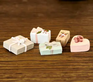 Klarborg Christmas Gifts Figurines