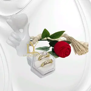 LaYaiBoutique #2057 Juego de Anillos de Compromiso Oro Laminado 14k ALTA Calidad