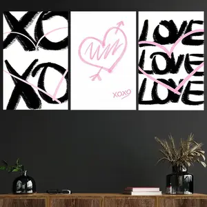 3 Pieces 2D Flat Fashion Posters and Black Wall Decorations, XOXO Theme Wall Art, Trendy Print Art, Girly Print, Text Art Bedroom Decoration, Suitable for Bedroom and Living Room Arrangement, Valentine's Day GiftFrameless, Home Decor Supplies