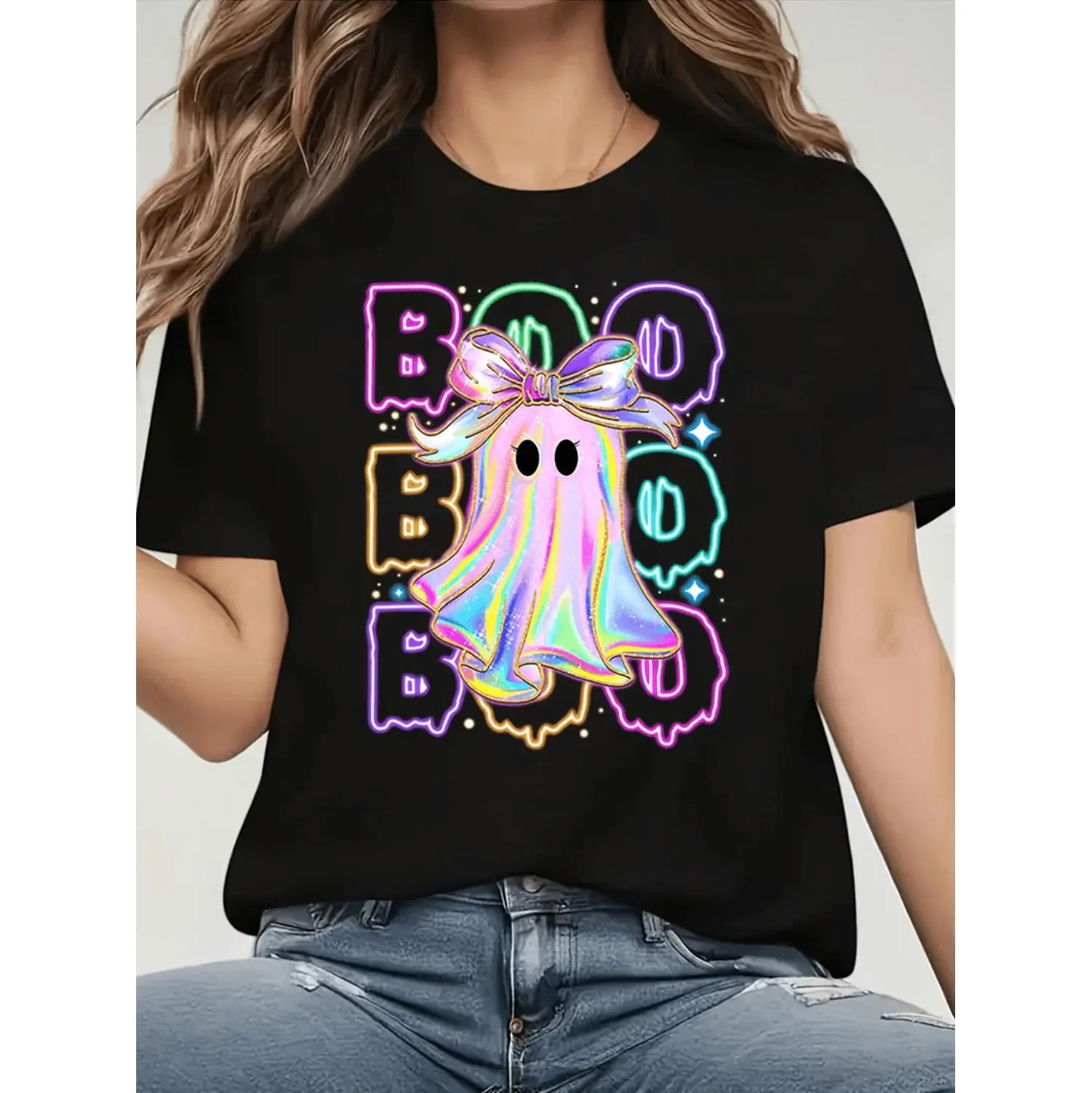 Plus Size Black T-Shirt for Women Featuring Glow-in-the-Dark Ghost Bow Design Ideal for Halloween Celebrations and Casual Outings