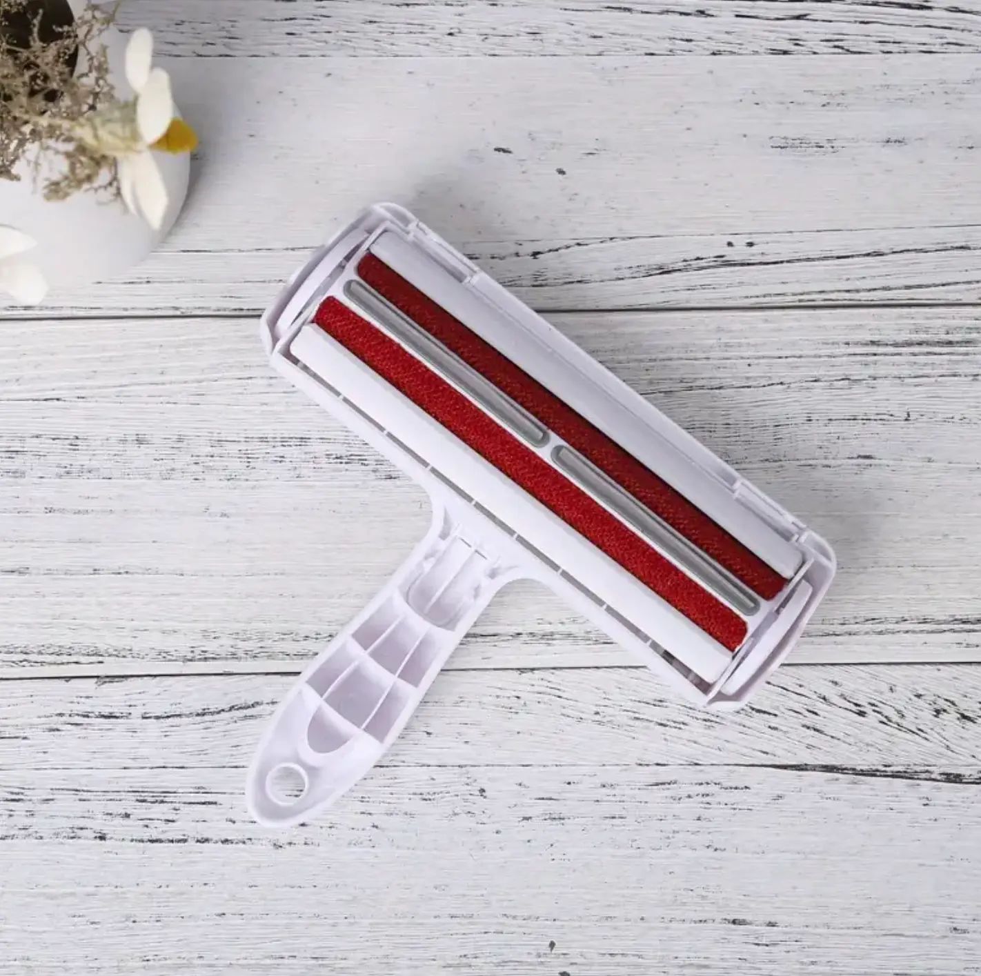 Reusable Pet Hair Removal Roller - Uncharged Self-Cleaning Fur Remover with Easy Clean Washable Base, Efficient Hair Removal for Furniture, Carpets, Dogs, Cats, Red