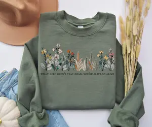 Ma.rjo.rie Swft Floral Merch Tshirt/Sweatshirt/Hoodie - Wildflower Christmas gift for her - Never Be So Clever