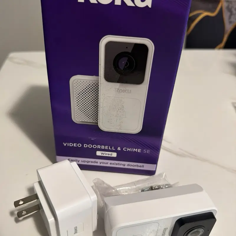 Roku SE Wired Video Doorbell with Chime – HD Video, Night Vision