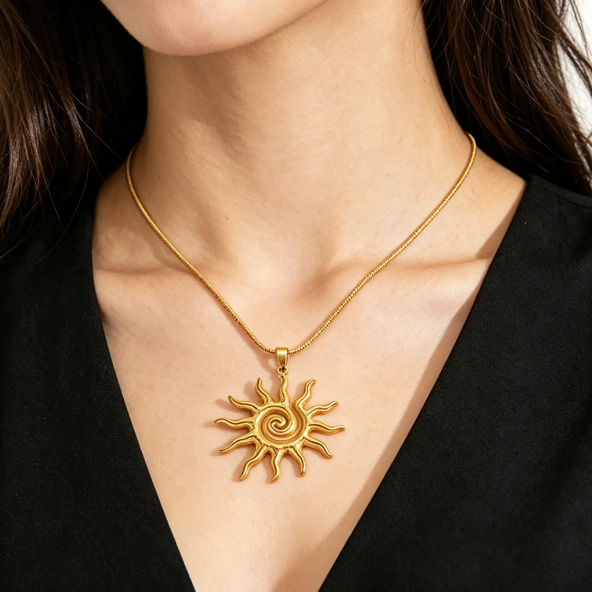 Summer Beach Bohemian Hollow Vortex Sun Totem Necklace, Vintage Versatile Charm Clavicle Chain, Fashion Jewelry Gift for Women Daily Party