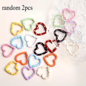 2pcs randomly colored heart-shaped keychains, double-sided painted candy colors, suitable for handcrafted jewelry making, handcrafted creative diy candy-colored simple heart-shaped spring buckles, heart-shaped open rings, pendant accessories