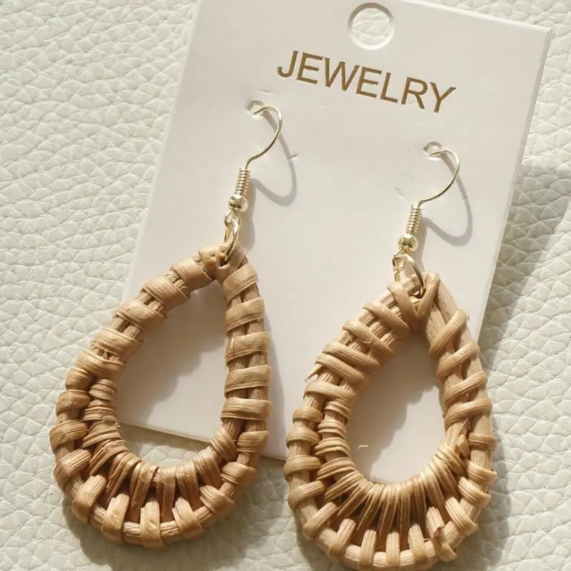 Simple and Retro Bohemian-style Woven Grass Products, fashionable hoop earrings, Earring Stack, Suitable for Women's Daily Vacations, Daily Life, Summer, and Music Festivals. It Is An Exquisite Aesthetic Jewelry Gift To Give Her.