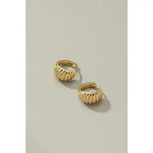 Stassia Clam Shell Huggie Hoop Earrings