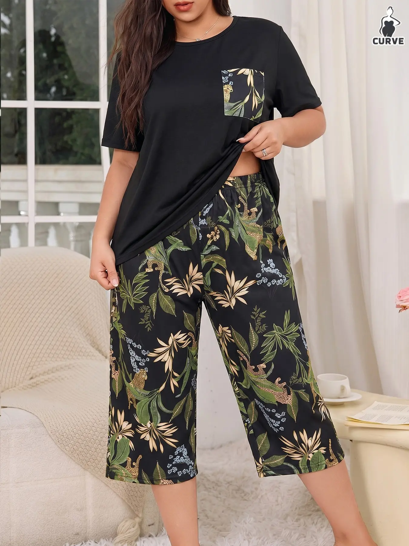 Plus-size women's knitted loungewear set with floral print, including short-sleeve top and capri pants, casual and wearable outside the home, Loungewear and homewear, Pajama Set, Casual Pajamas