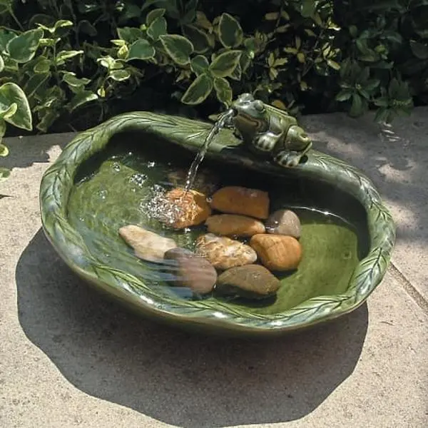 Smart Solar Ceramic Solar Frog Fountain - Glazed Green