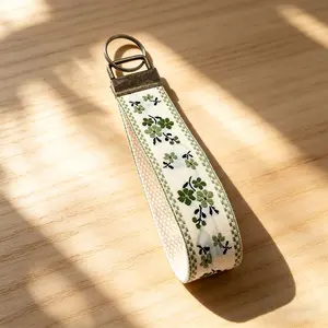 Women's Boho Floral Embroidery Keychain, Woven Fabric Wristlet Key Ring with Vintage Stainless Steel Clasp, Cute Aesthetic Handmade Bag Charm, Ideal Gift for Her