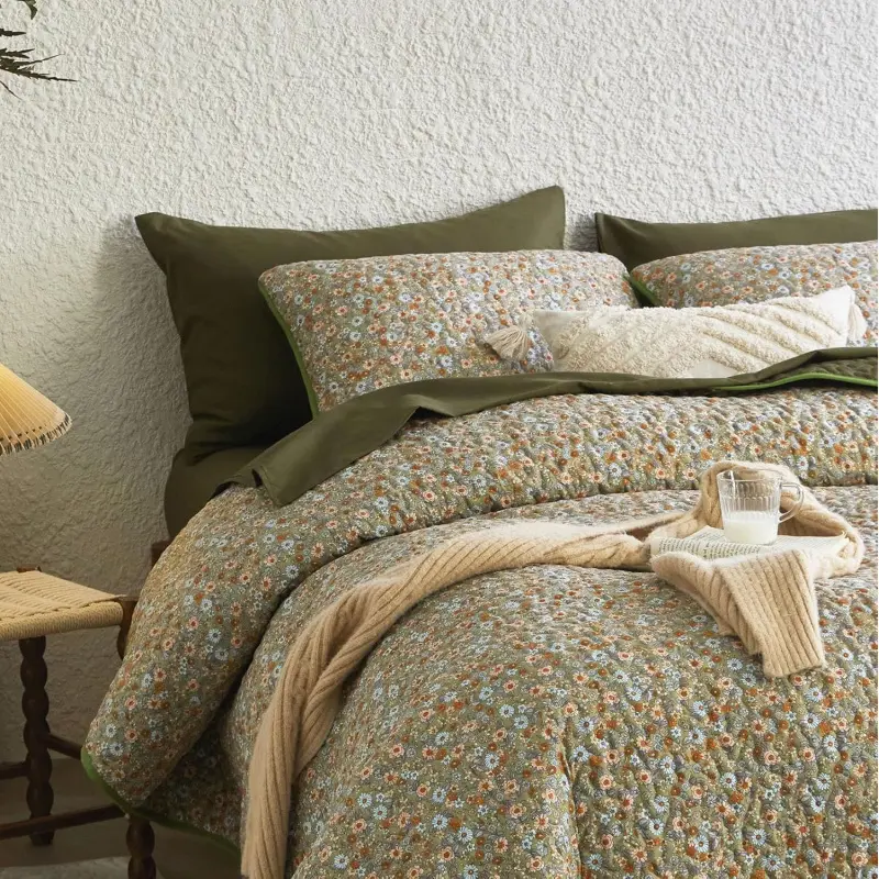 3-Piece Olive Green Queen/Full Floral Quilt Set - Reversible Lightweight Bedding Sets, Vintage Home Decor, Cute Cottagecore Shabby Chic for Women, Seersucker Tree Pattern Bedspread Coverlet, Organic Cotton Percale Sheet Compatible