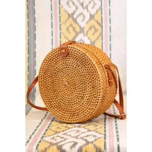 Rattan Purse Round