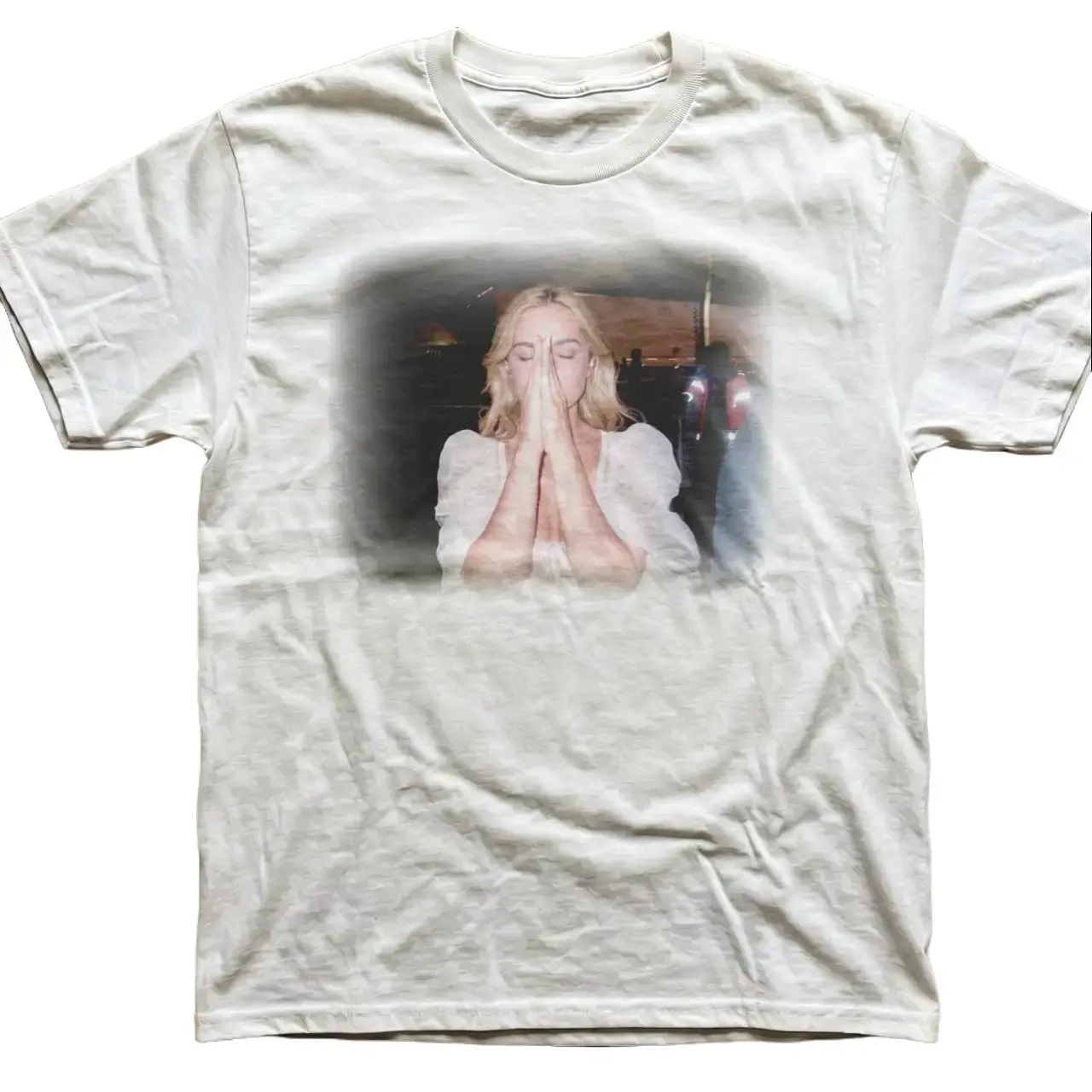 Addison Rae Praying Graphic T-Shirt, Vintage Swag Underground Tee, Retro Y2K Unisex Cotton Shirt, Edgy Celebrity Graphic T-Shirt, Trendy Streetwear Gift