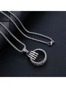 European and American style retro skull hand pendant necklace for men, personalized street rock fashion hip-hop long sweater chain Boho Style Jewelry