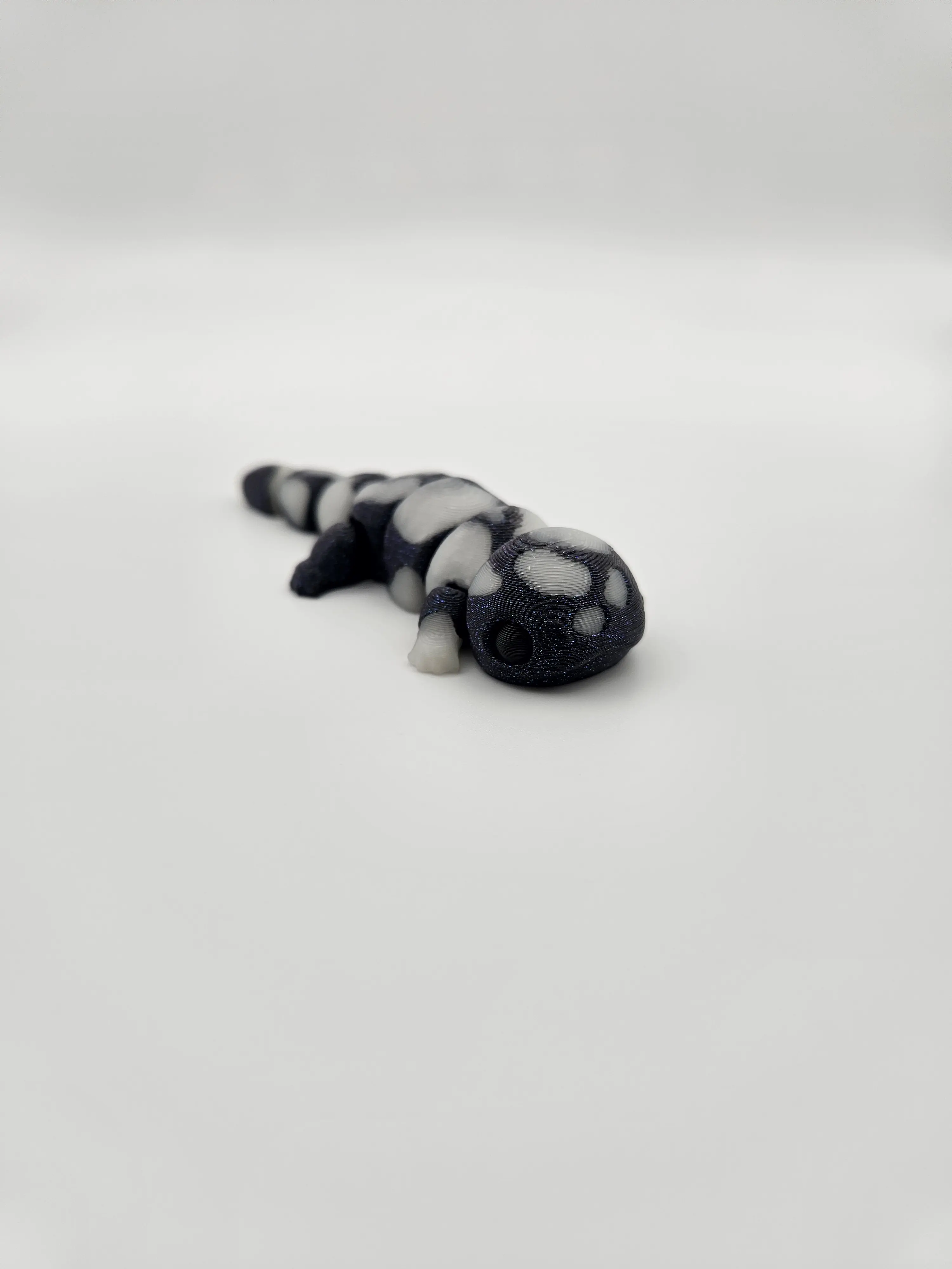 3D Printed Articulating Sparkle Glow Salamander Figurine Great Gift and Desk Figure