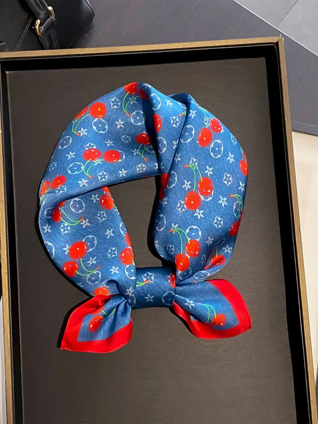 1pc retro blue background cherry print silk square scarf 35*35cm Square Head Scarves fashionable and versatile bandana commuting and travel atmosphere decorative silk scarf headscarf