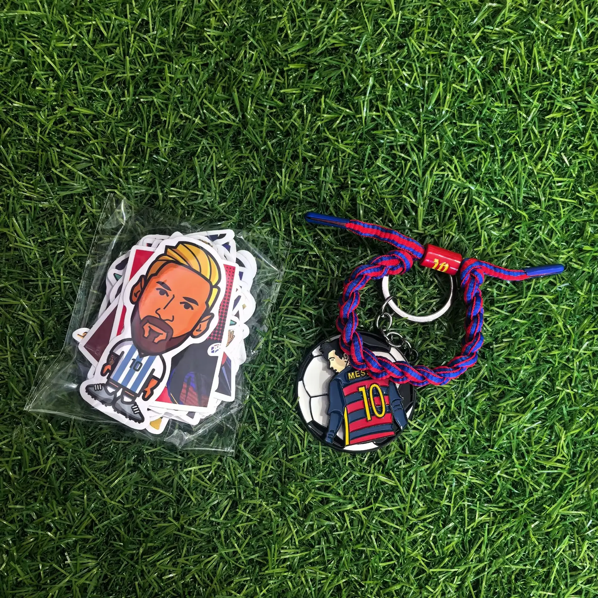 Soccer Star Number 10 Themed Fashion Accessories Mini Bundle - Key Chain（Spinning top）, Braided Wristband, Football Fan Stickers, Sports Enthusiast Gift, Wristband Braided, Keychain Set, Gift Keychain, Waterproof Stickers, Football Keychain, Sticker Set