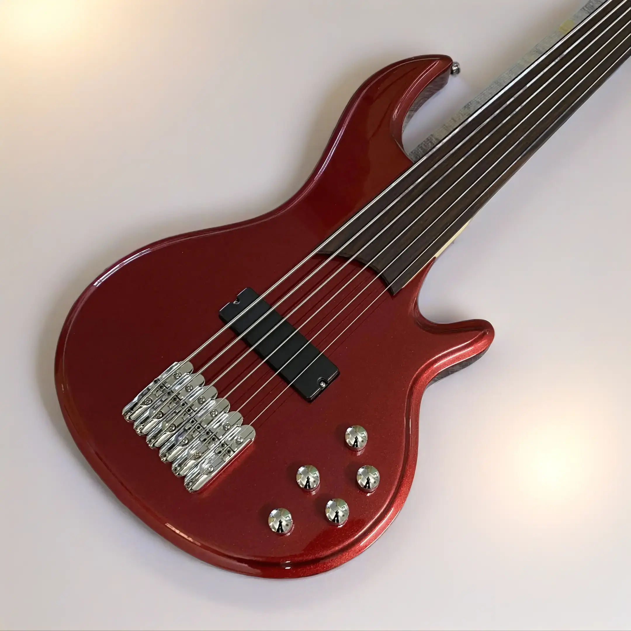Fretless Bass Guitar Metallic Red 6 String rosewood fingerboard maple neck