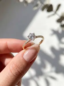 Fashionable Simple Solitaire Zircon Ring for Women Christmas Gift Exquisite Trendy All-match Wedding Engagement Promise Ring Fashion Jewelry for Party Daily Decor Accessories as Anniversary Birthday Valentine's Day Gift for Her