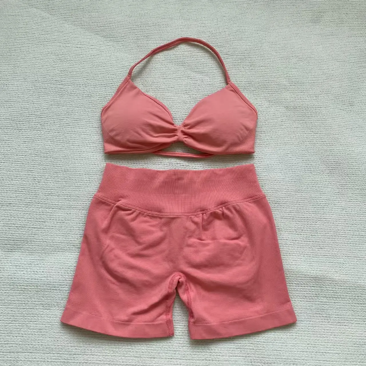 DFYNE halter neck bra with backless design and hip-lifting shorts are highly elastic and won't dig into your skin. They're versatile enough for both workouts and everyday wear. DFYNE halter neck bra with backless design and hip-lifting shorts are highly elastic and won't dig into your skin. They're versatile enough for both workouts and everyday wear.