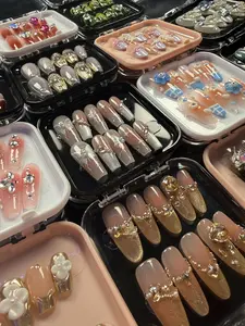 Handmade Lucky Scoop High Quailty Press On Nails (3-6 Sets)
